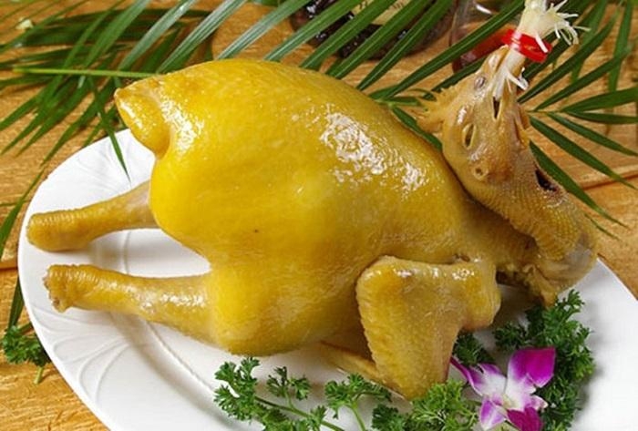 Theo anh Đông, thịt gà và cá chép là hai nhóm thực phẩm xung khắc.
