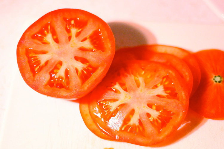 Cà chua cắt lát.