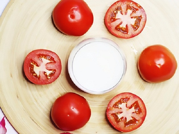 Hỗn hợp cà chua và sữa chua không đường.
