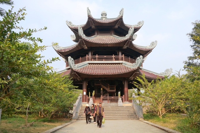 Tháp chuông chùa Bái Đính với kiến ​​trúc độc đáo
