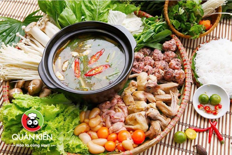 Quán Kiến từ lâu đã nổi tiếng là một trong những quán ăn ngon nhất ở khu vực Hồ Tây