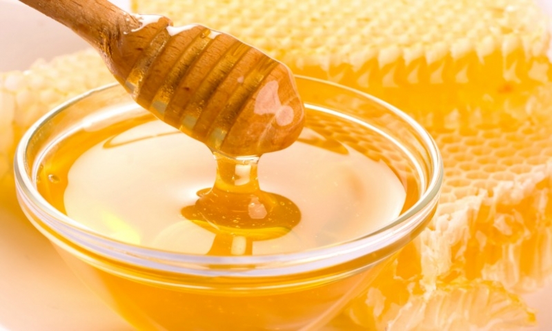Rửa mặt bằng mật ong