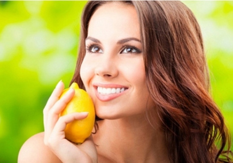 Vitamin K cải thiện tông màu da và ngăn ngừa nếp nhăn.